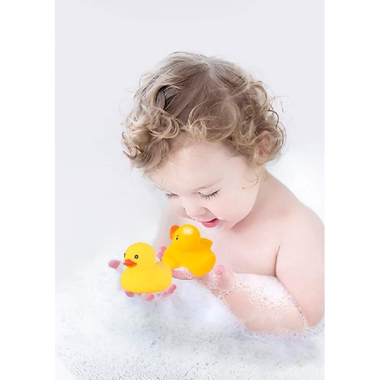 Bath Duck Toys 5 Pcs Rubber Duck Family Squeak Ducks Baby Shower Toy for Toddlers Boys Girls (Yellow Duck Family)