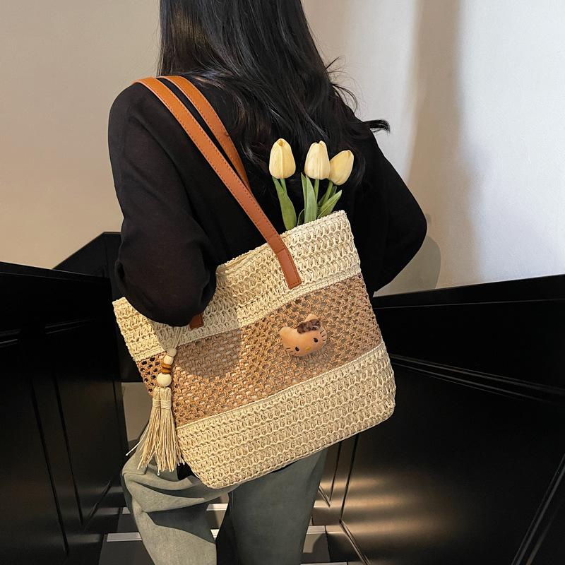 Letní plážová volnočasová dovolená velkokapacitní taška dámská módní slámová tkaná taška jednoduchá přenosná taška přes rameno