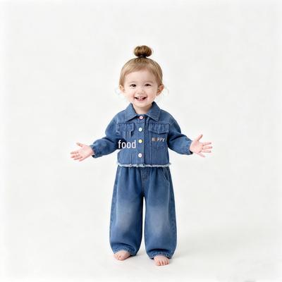 Trendige Jeansjacke für Mädchen mit bunten Knöpfen für Herbst 2025