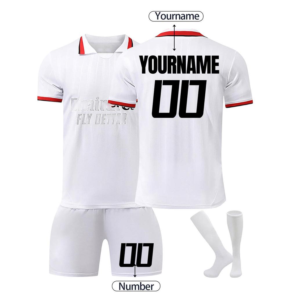 Trikots für erwachsene Kinder erfüllen Ihre Erwartungen an maßgeschneiderte dreiteilige Trikots.