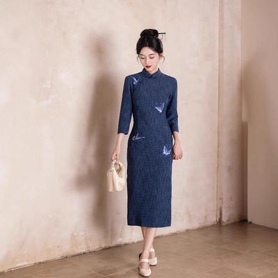 Juifengxuan Elegant Autumn Cheongsam: Young, Modern Chinese Style for 2025