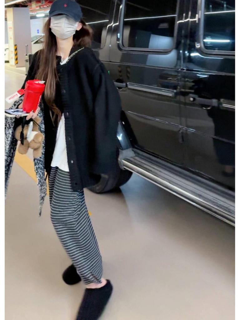 Winter Striped Velvet High-Waisted Skirt: Thick, Lazy, Slimming, Half-Length for Women’s Autumn and Winter