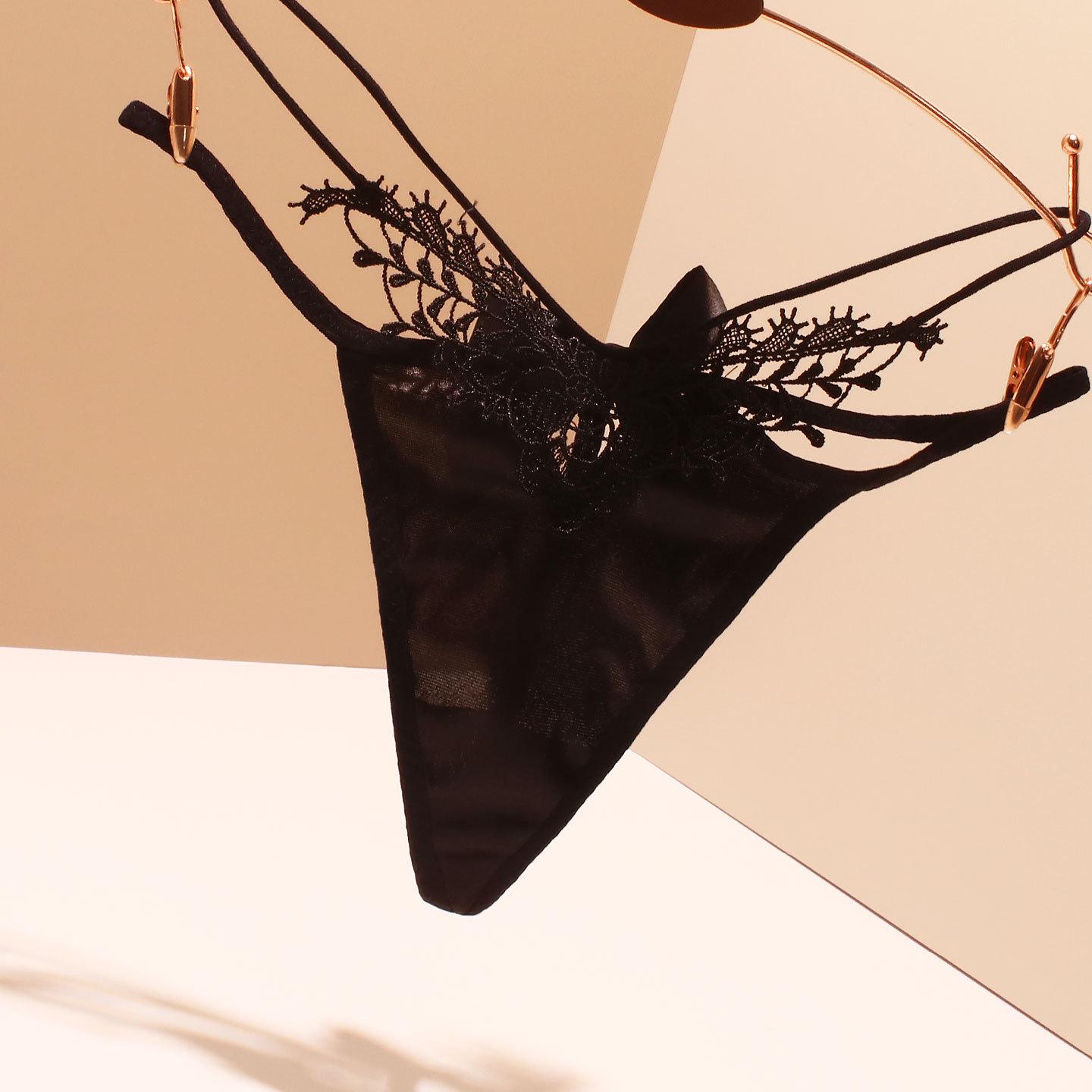 

Роскошные атласные бесшовные вышитые женские стринги с низкой посадкой One Size