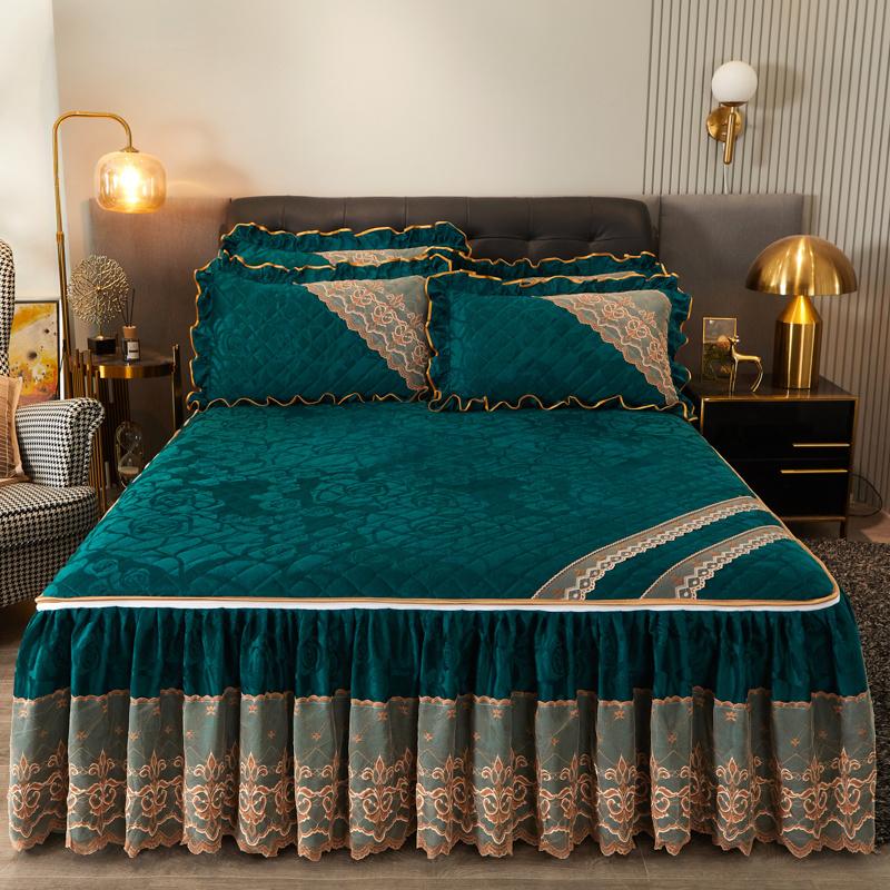Winter Lace Velvet Fitted Sheet, Bed Skirt, Integrated Bedspread, Removable and Washable Quilted Short Plush Full-cover Plush Bed Cover