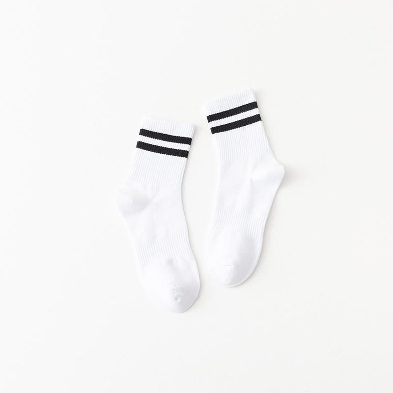 

Женские весенне-осенние черно-белые спортивные полосатые гольфы 1 pair