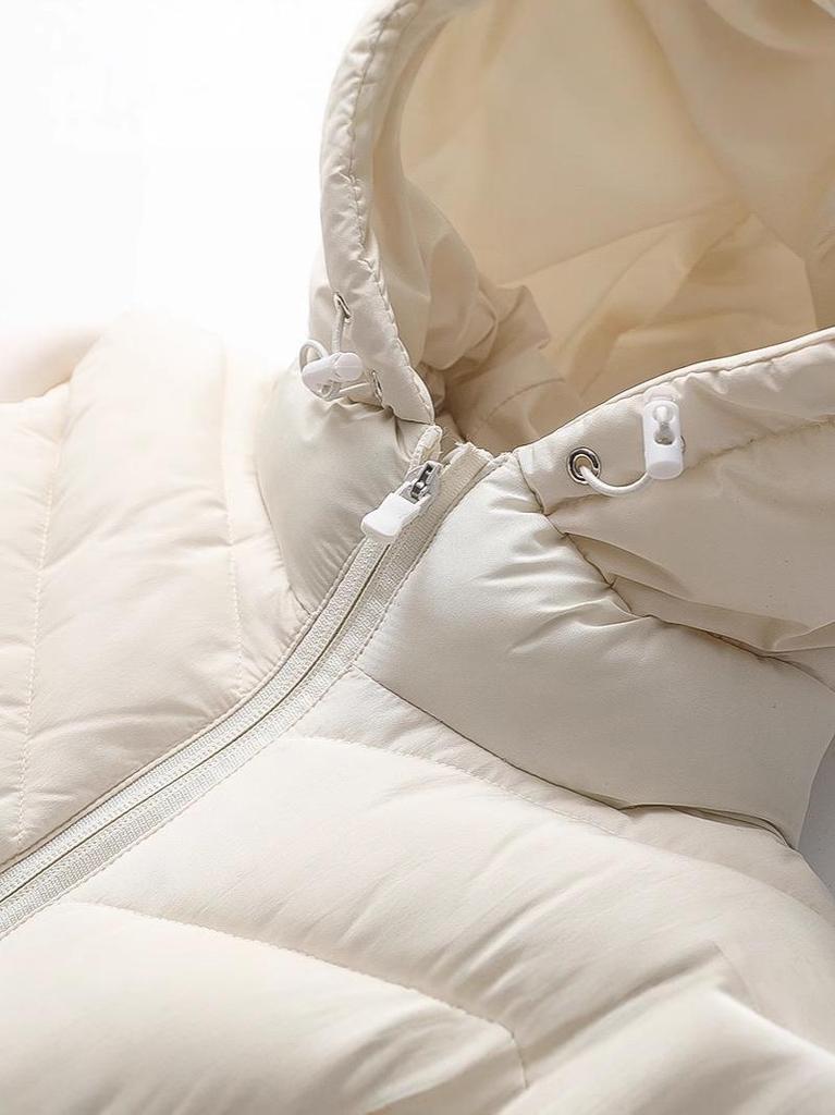 Giacca da Donna Autunno/Inverno 2025 Dimagrante con Cappuccio Stile College in Cotone - Europea