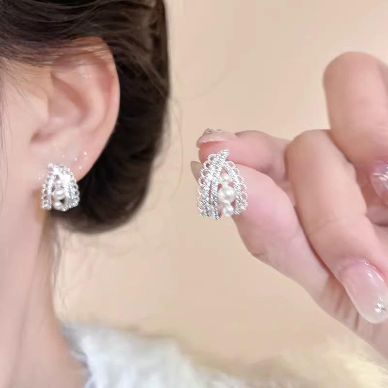 Elegant French Lace Pearl Clip-On Earrings - High-End Retro Style for Women