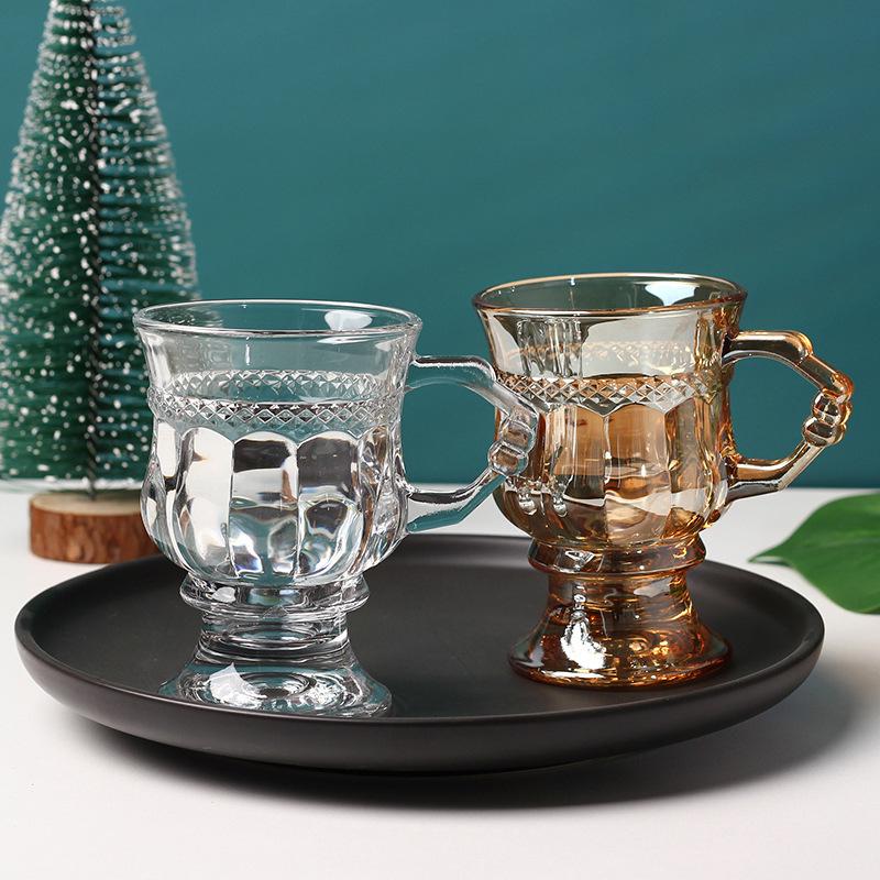 Nordischer Retro Glasbecher auf hohem Fuß - Schwarz, Milchtee, Kaffee & Wein Teegeschirr-Set