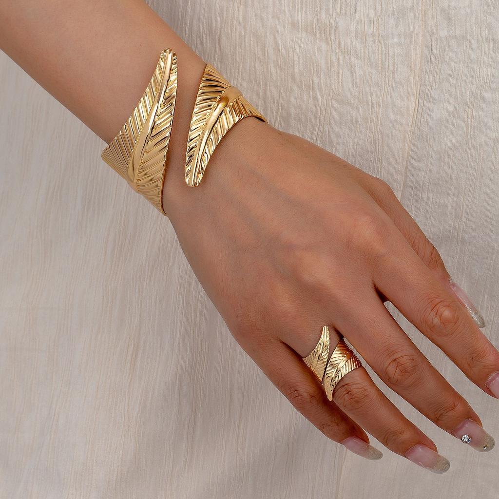 2PCS Geometric Crossing Leaves Cuff Bangles Ring for Women Holiday Fashionable Retro Metal Opening Bracelet Ring Zircon Set