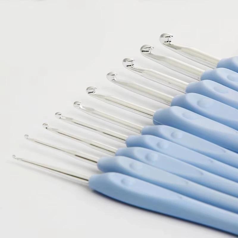 1pc 1.5-6mm Blue Crochet Hook Soft Plastic Handle Aluminum Knitting Needle for Women Adults Kids Children Beginners