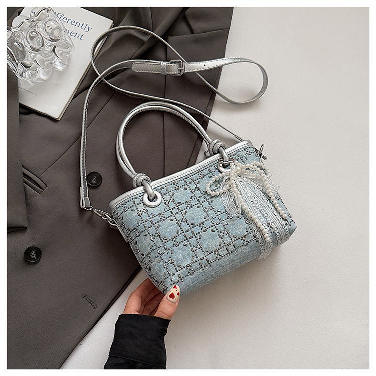 Portable vegetable basket bag women's new light luxury niche high-end bucket bag denim rivet shoulder messenger bag