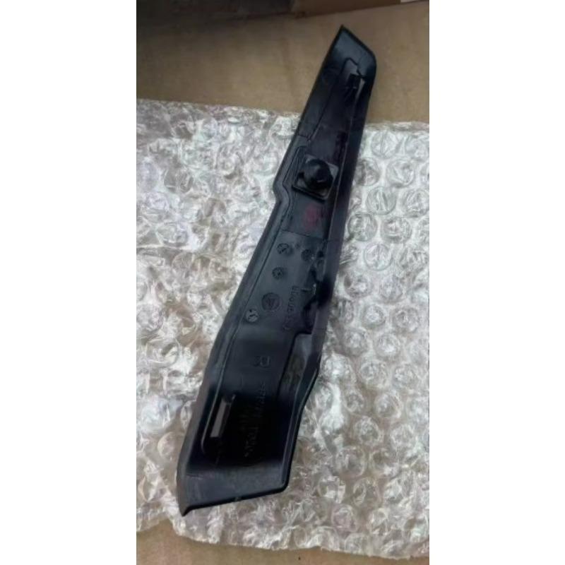 90805135 90805136 Left Right  Wiper Guide Plate Side Rubber Strips Front Windshield Glass Sealing Strip for Buick Verano