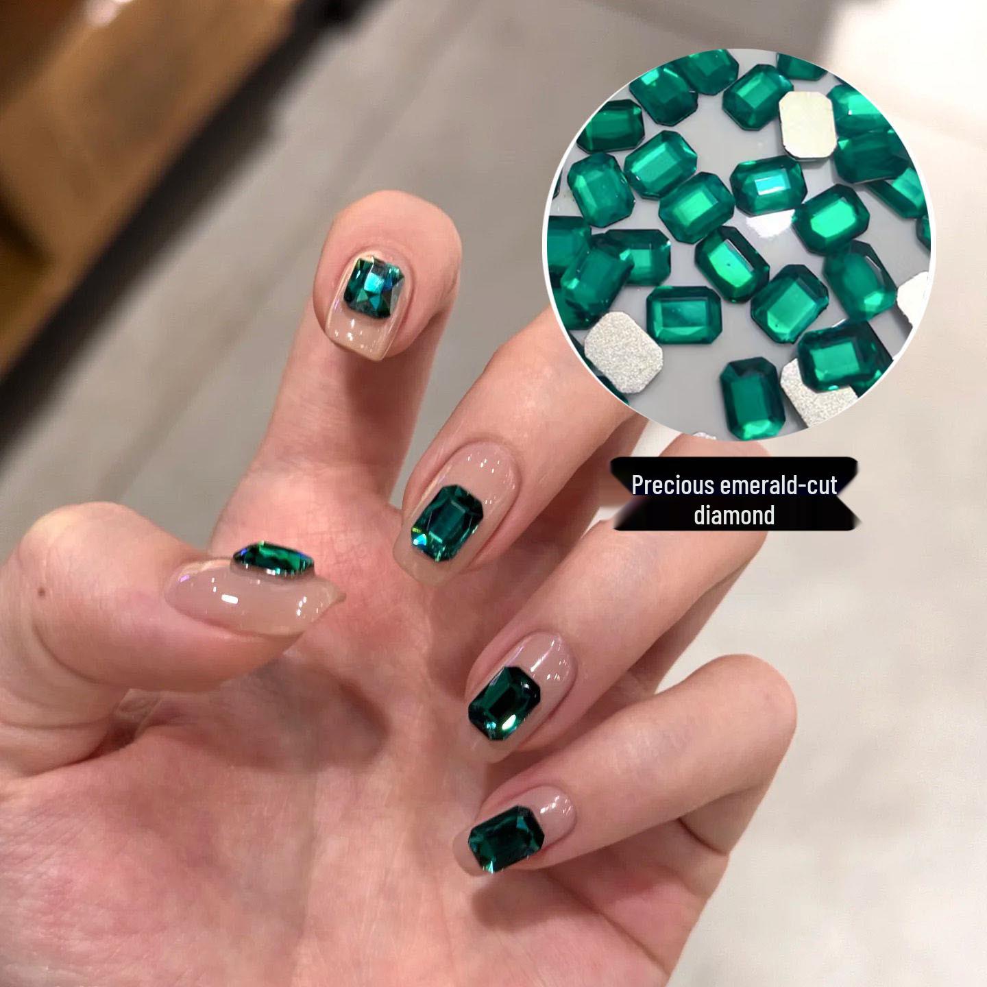 

Golden Shiny Irregular Octagon Rhinestone Nail Accessories