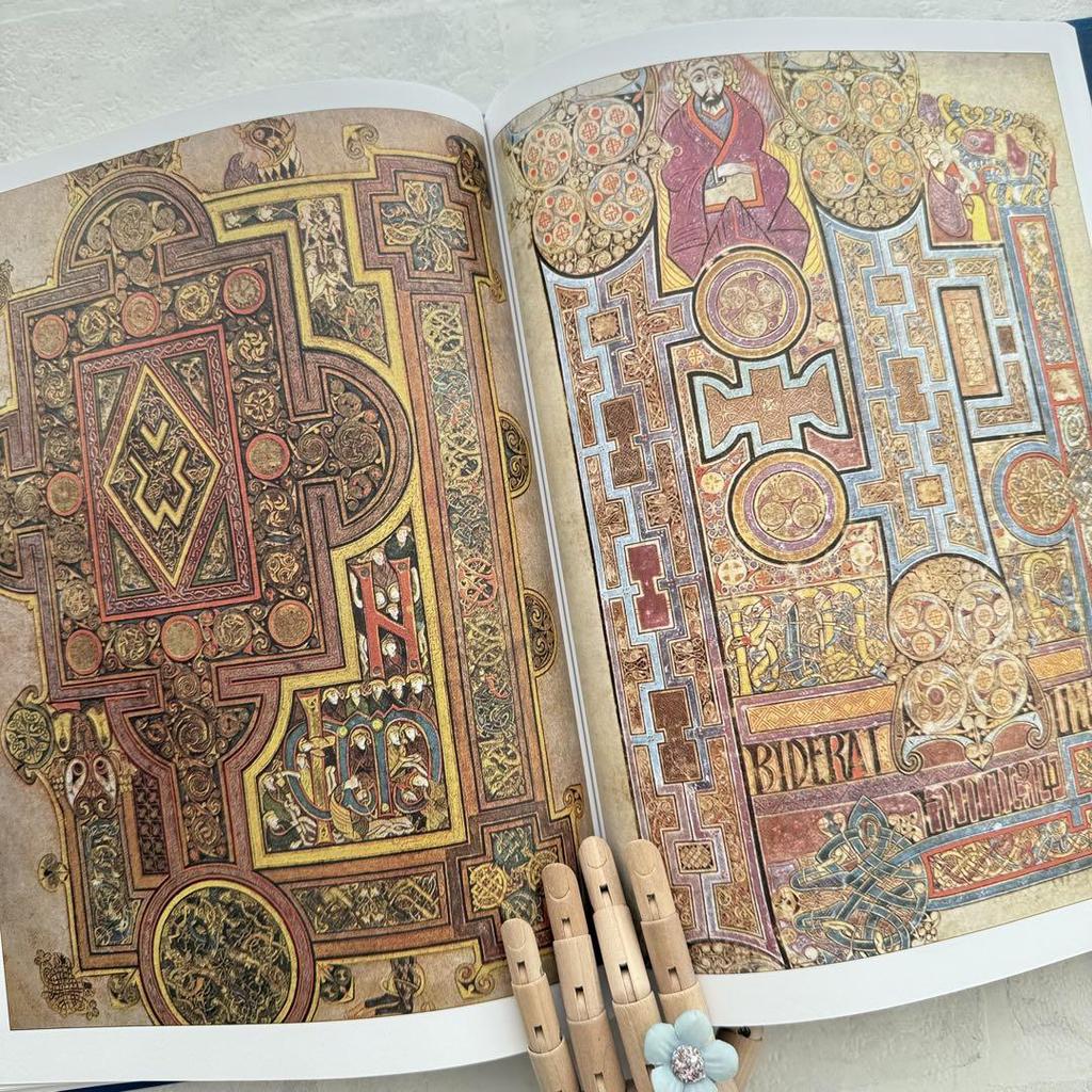 [USED] The Book of Kells, Its Artistic Origins and History, Decorative Painting and Calligraphy, Bible Manuscripts, Western Books