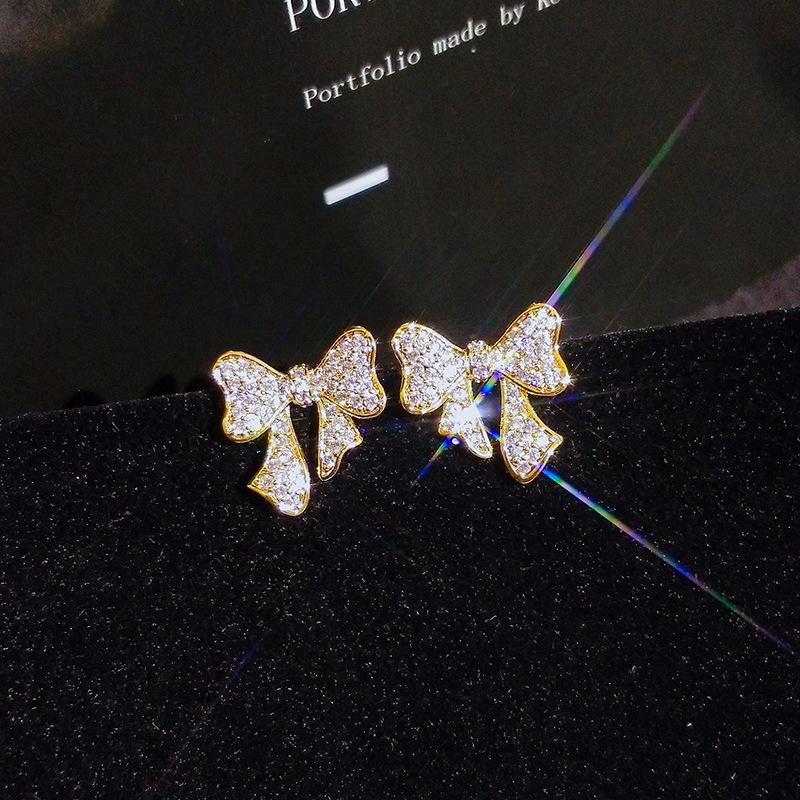 Boucles d'oreilles nœud élégantes entièrement serties de diamants Boucles d'oreilles simples pour le printemps et l'été
