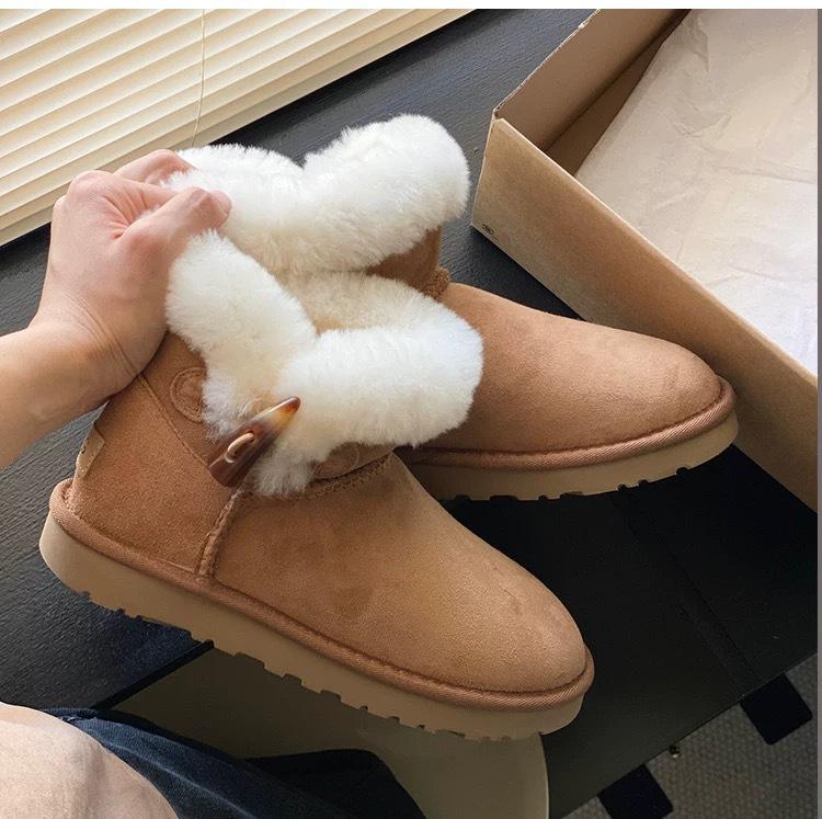 Sangpo 2025 new horn buckle snow boots women's sheepskin fur integrated short boots winter non-slip warm cotton shoes