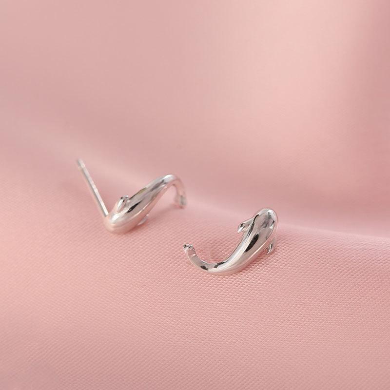 Good Luck Koi Earrings Niche Design High-end Simple Asymmetric Small Fresh Fish Earrings