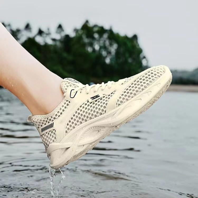 Breathable Mesh Men's Sandals New Youth Lightweight Hollow Sports Trendy Shoes Outdoor Hole Casual Sports Shoes