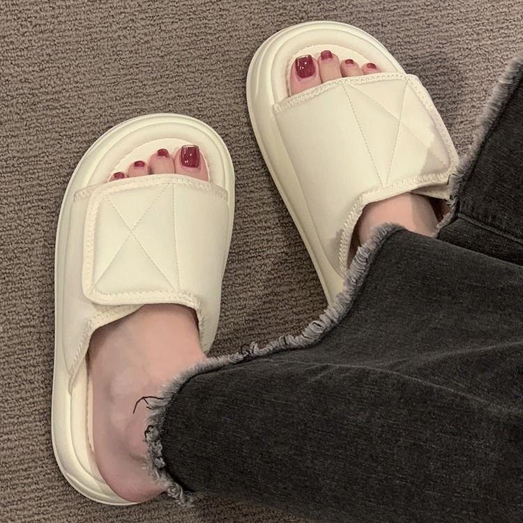 Thick-soled outer slippers women's summer Velcro high-end feeling stepping on shit muffin small non-slip beach cool slippers women