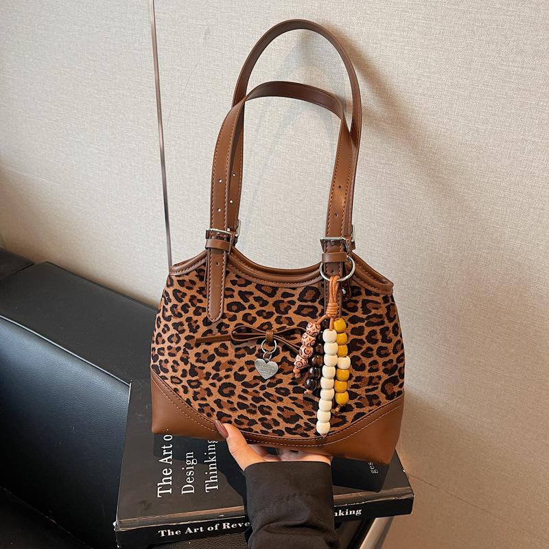Today's popular high-end leopard print underarm bag women's new versatile fashion shoulder tote bag