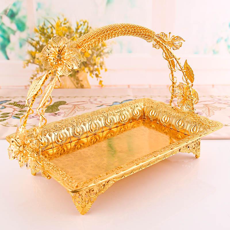 Golden Metal Single-Layer Multi-Purpose Fruit Snack Basket with Handle - European Classical Style for Hotel, KTV, or Living Room.