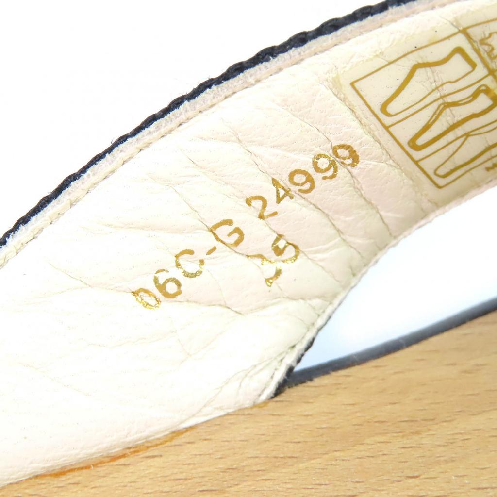 Great CHANEL ENTRE DOIGTS COCO Mark Wood Thong Sandals Beach Sandals 35 G24999 Used