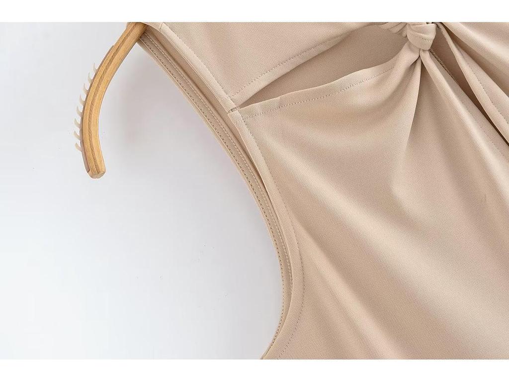 2025 Summer Fashion: Elegant Sleeveless Evening Dress with Chest Tie Design