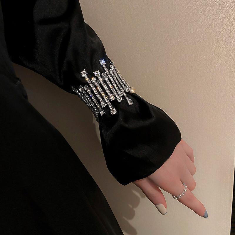 European and American Metal Flower Bracelet Exaggerated Niche High-end Bracelet Arm Ring Design Temperament Jewelry