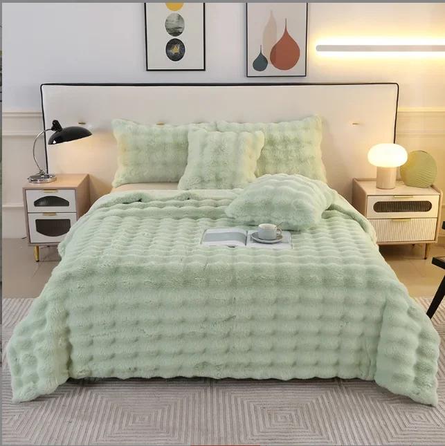 Luxury Soft Faux Fur Throw Blanket Fuzzy Plush Bedspread on the bed plaid sofa cover blankets and throws for living room bedroom