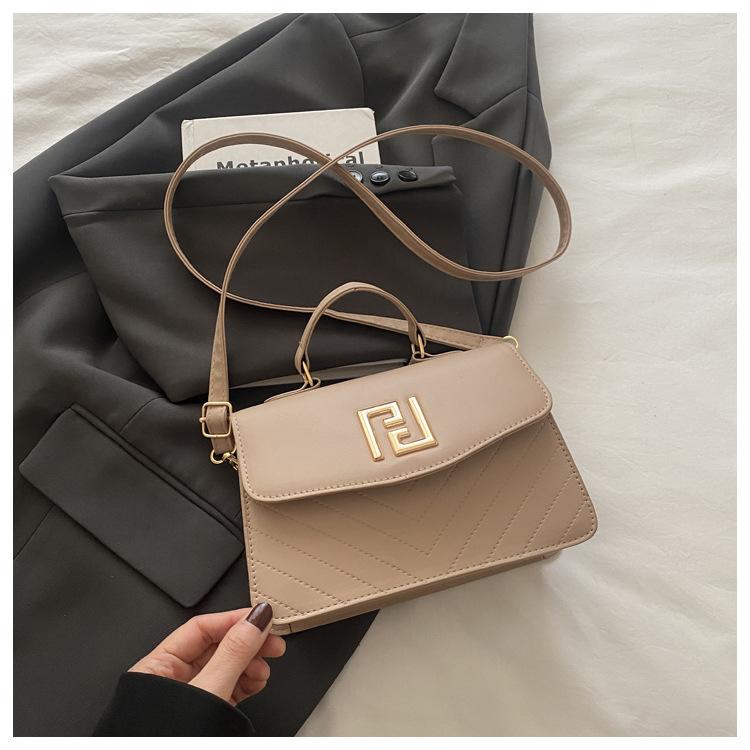 Simple and Fashionable Messenger Bag, New Women's Bag, Solid Color Shoulder Bag, Niche Design, Elegant Portable Small Square Bag for Women