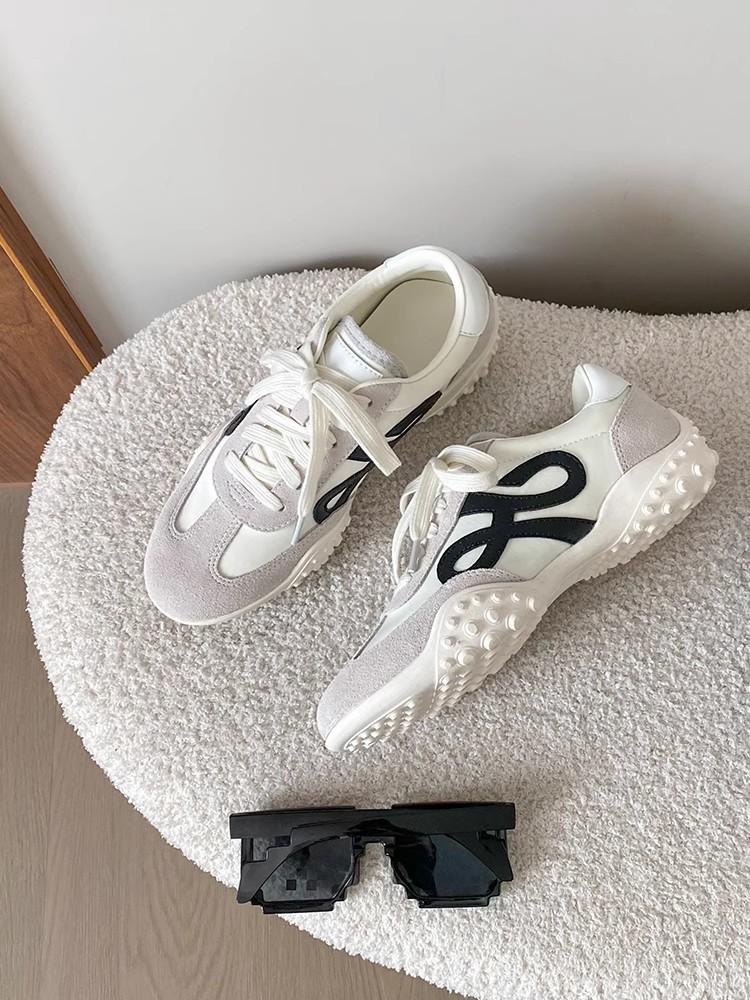 European station women's 2025 spring new leather round head lace-up color matching flat-bottomed German training shoes casual versatile running shoes