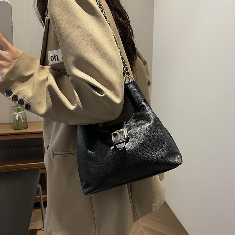 Classic Vintage Large Capacity Shoulder Bag For Women Stylish Commuter Tote Bag
