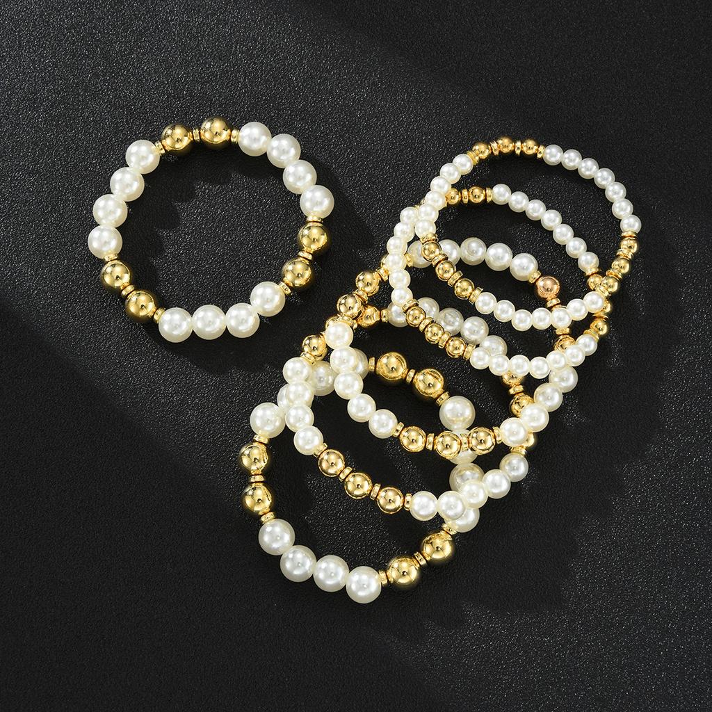 Set da 6 Pezzi Semplice Braccialetto con Perle Finte Rotonde per Donne Elegante Colore Oro Bianco Set di Braccialetti Fatti a Mano Gioielli Impermeabili