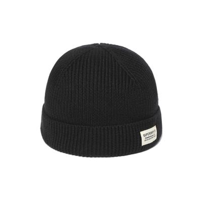 SUPERDRY Originali trumpa kepurė Beanie Juoda