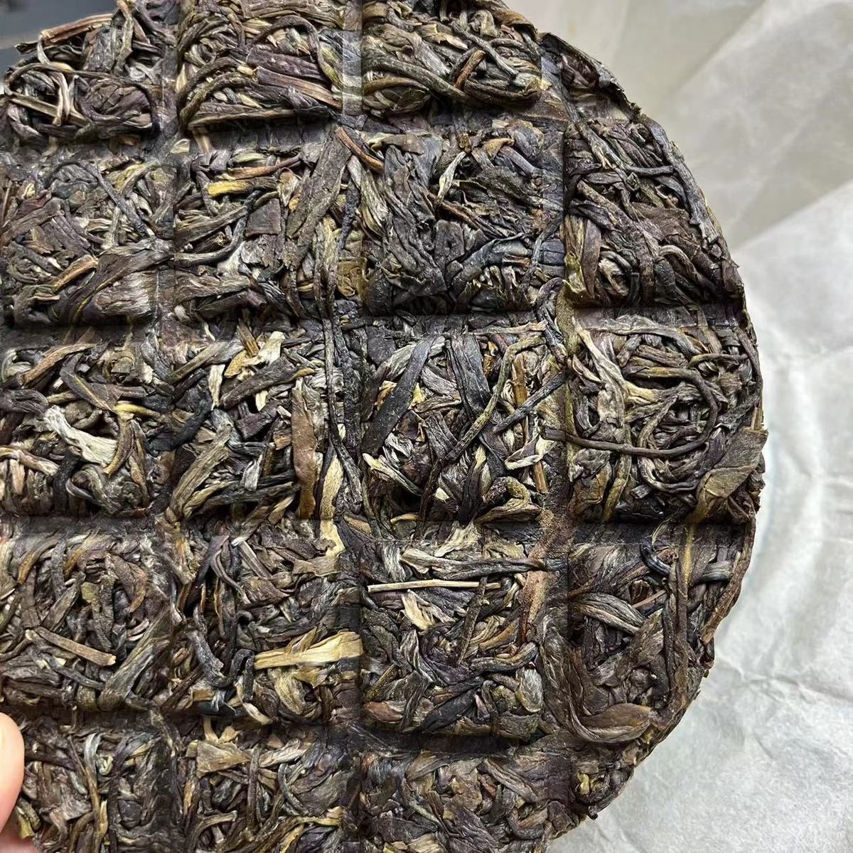 Rhinoceros Pond Head Spring Old Tree Puerh Raw Tea Tight Tea 100g Tea Bread 100g — фото 5