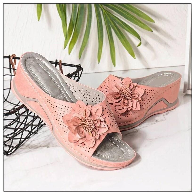 Summer and Autumn New European and American Large-size Wedge Heel Casual Flower Wear One-word Cool Slippers Wholesale