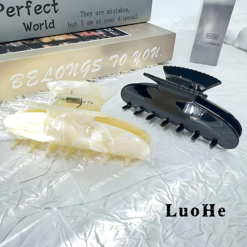 Luohe Ocean-Inspired Seashell Acetate Claw Clip - Elegant, High-End, Versatile Hair Accessory