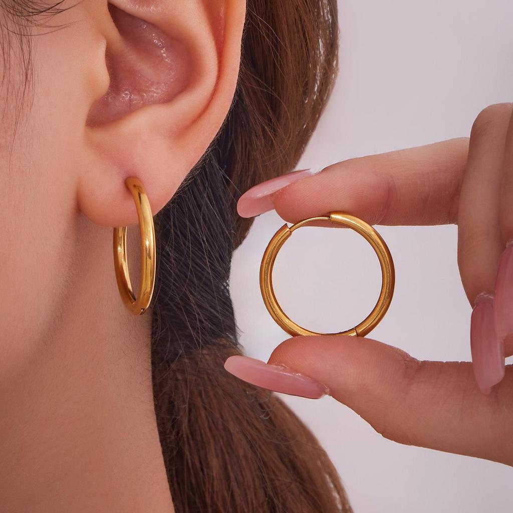 Zhang Ruonan Style 18K Gold Circle Stud Earrings