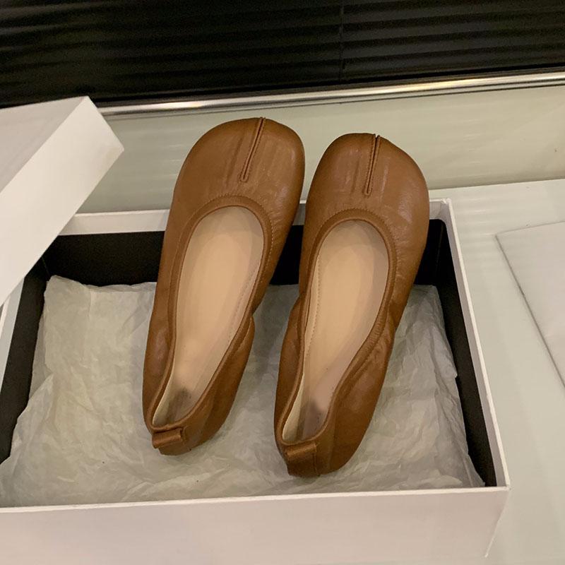 Fashion New Women Flat Shoes Fashion Soft Leather Casual Slip on Women's Shoes Spring Autumn Solid Ound Head Ballet Soft Bottom Flats