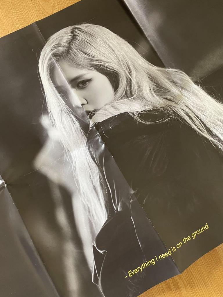 [USED] First limited edition poster included BLACKPINK ROSÉ -R- Album ROSE