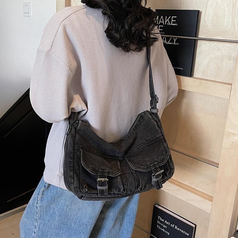 Denim bag women's new popular fashion class commuter bag shoulder bag large capacity messenger bag