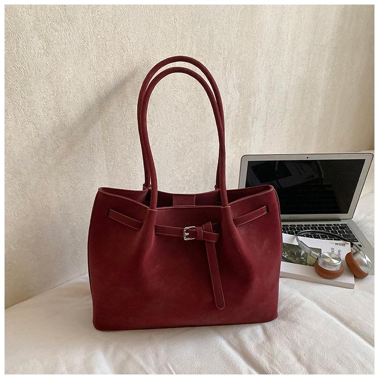 Retro Large-capacity Bag Women's Winter New Fashion Shoulder Bag Casual Commuter Handbag