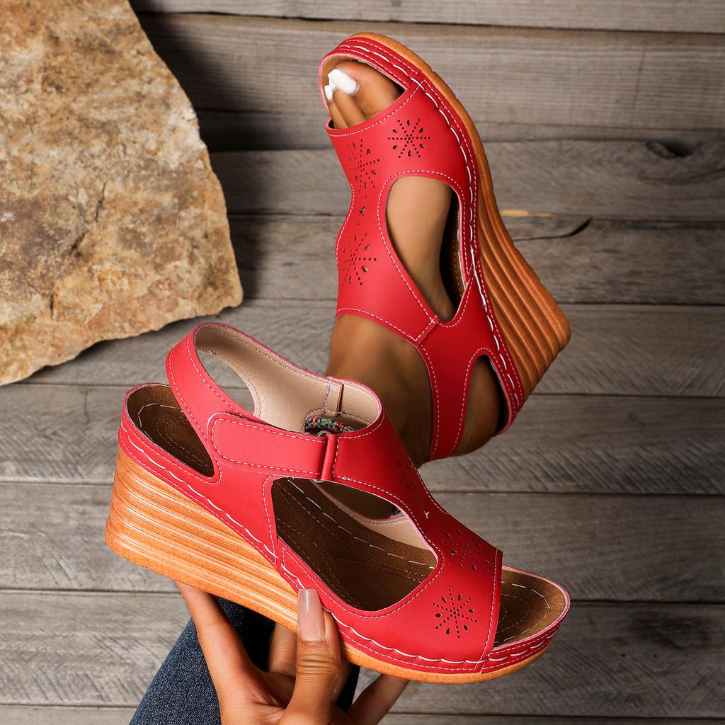Fashion New large-sized flip-flops, thick-soled fish-mouth sandals, women's hollowed-out buckle fashionable Roman sandals