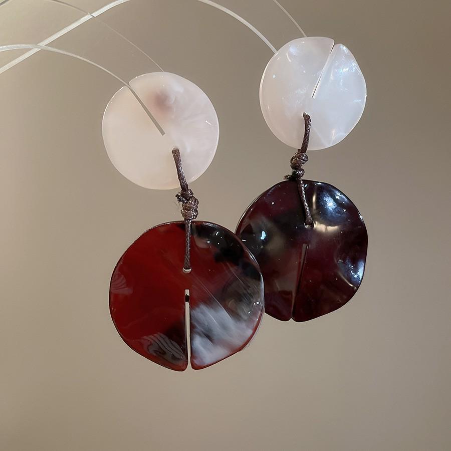 Vintage Ethnic Silver Needle Diamond Inlaid Round Flower Acrylic Resin Stud Earrings for Women