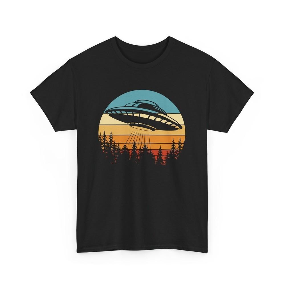 Retro UFO Graphic Tee Vintage Alien Adventure Space Sci-Fi Style Unisex T-Shirt