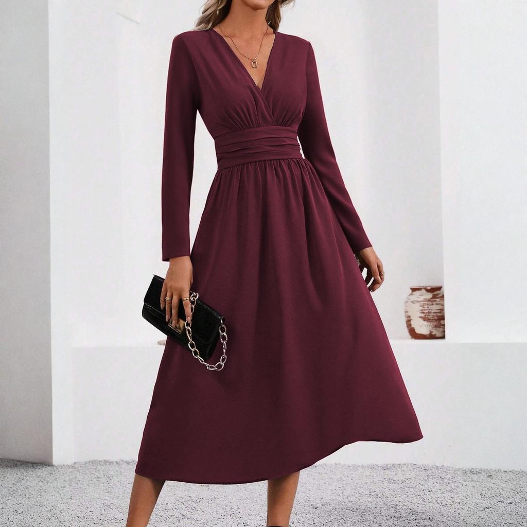 Women's Fashionable Solid Color V-neck Long Sleeved Pleated Long Dress
