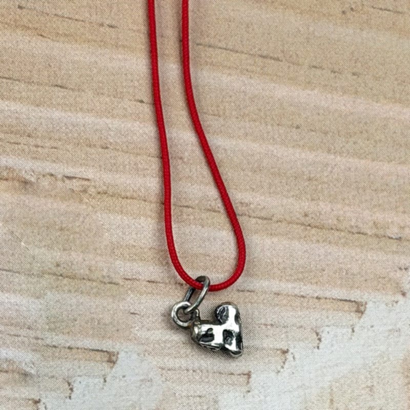 TO.STONE Mellow Heart Necklace, oil painting (red string)