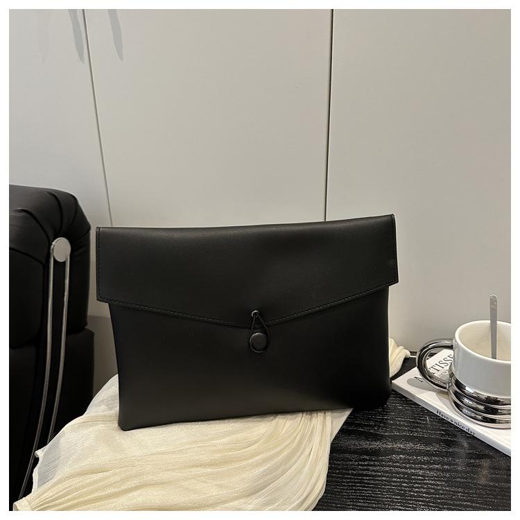 Летний большой вместимости 2025 персонализированный модный повседневный темперамент простой банкетный клатч-конверт чёрный