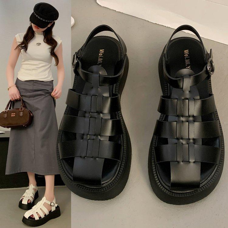 Roman bag head sandals women's outer wear spring 2025 new British style casual muffin thick-soled Roman pig cage shoes