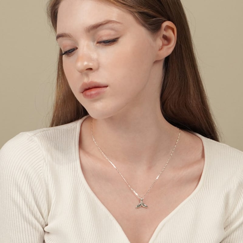 JEWNEL Silver925 Bold Dolphin Tail Chain Necklace (2 colors)